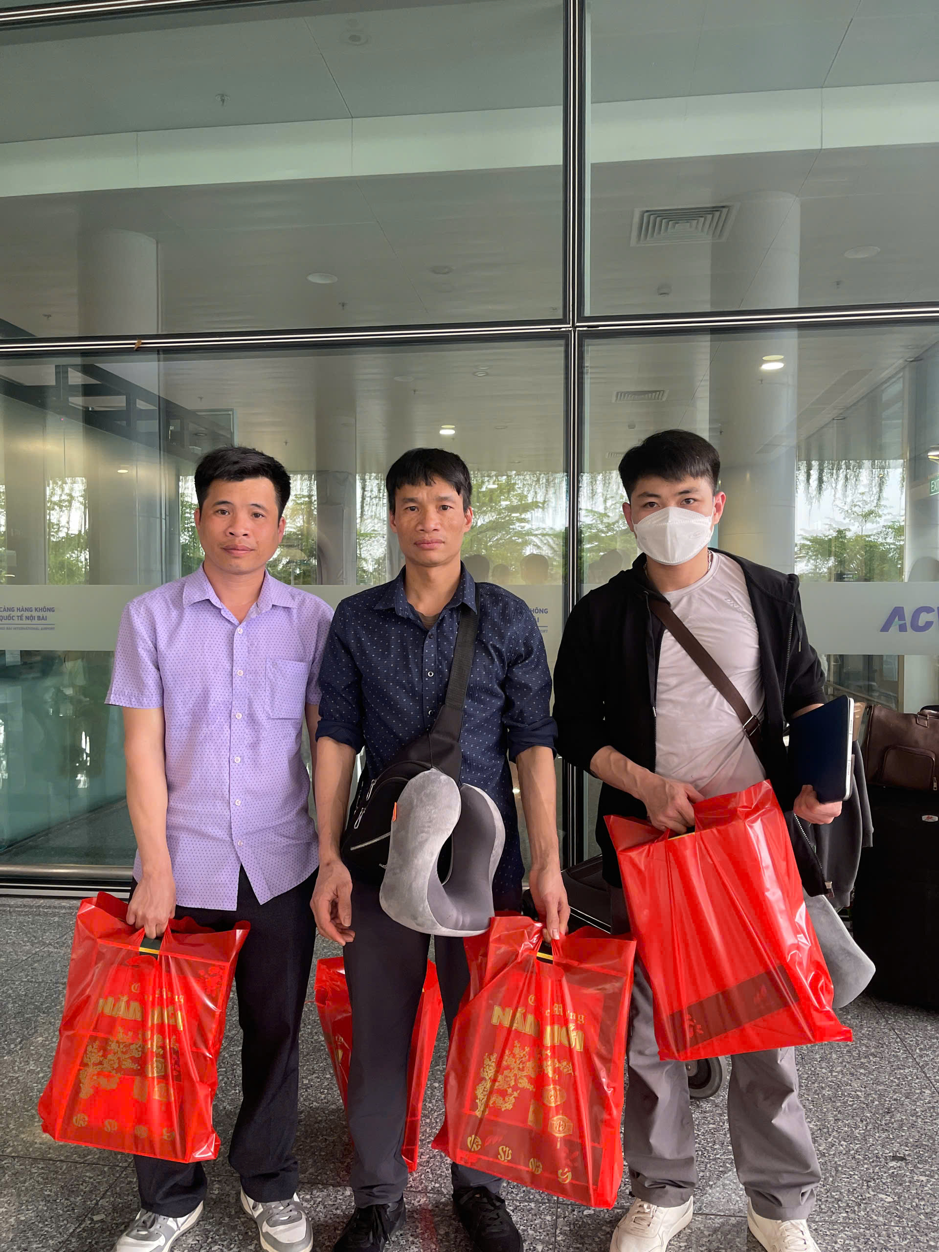 Vietnam Manpower Joyfully Welcomes Workers Returning to Vietnam After Completing 2-Year Contracts in Romania